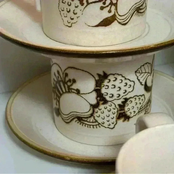 7 cup and saucer sets (14 pcs) Staffordshire Kiln Craft Bramble  stone ware - Picture 8 of 14